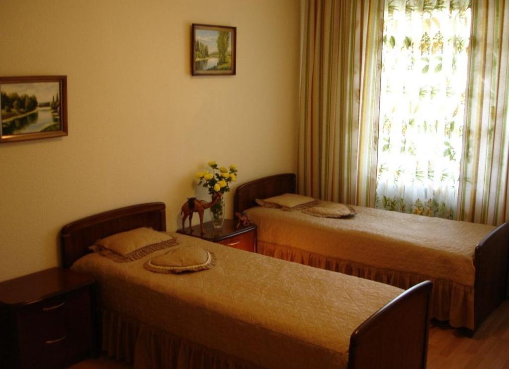 Sinay Hotel Poltava Oda fotoğraf